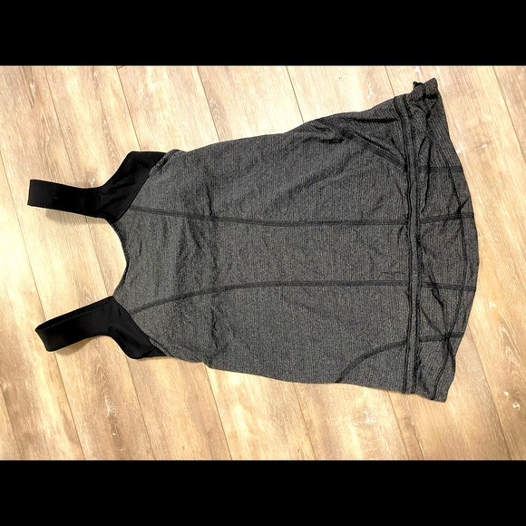 Lululemon Run For Your Life Tank
Layered Built in Bra Gray, size 4 - Picture 6 of 7